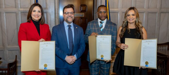 senador luis r. sepúlveda entregó reconocimientos a personalidades dominicanas