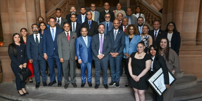 senador luis sepúlveda y asambleístas de origen dominicano reconocen a autoridades de la república dominicana