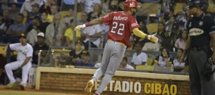 Sirí da HR y triple en triunfo 8-6 sobre Águilas