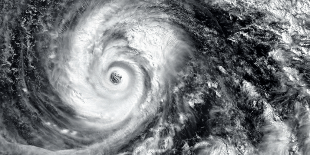 un clima tropical que alimenta las tormentas