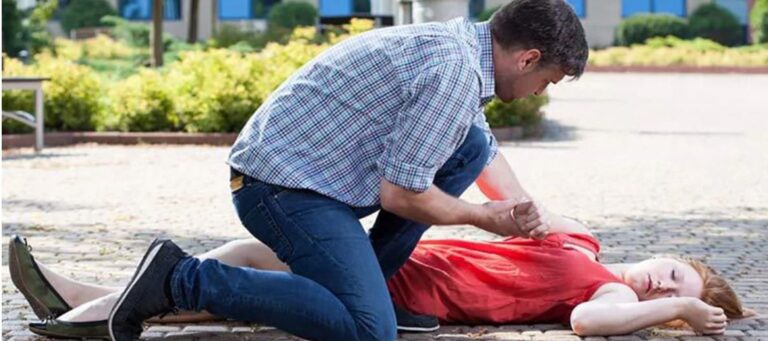 ¿Un desmayo? Aprenda a reconocerlo y actuar rápidamente